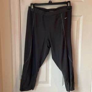 Nike capri work out pants